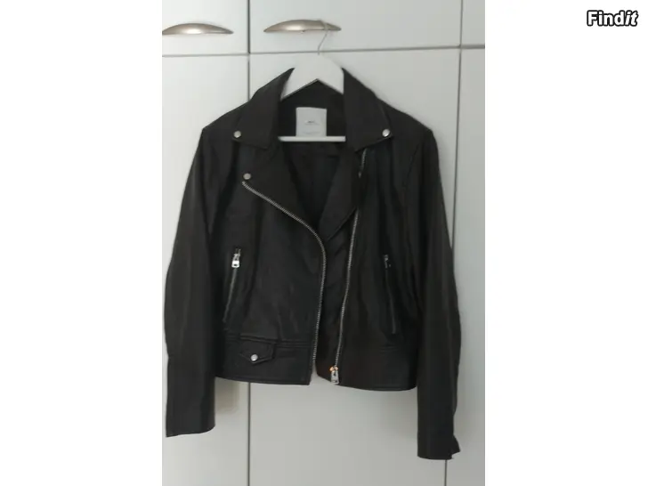 Säljes Nahkatakki naisten