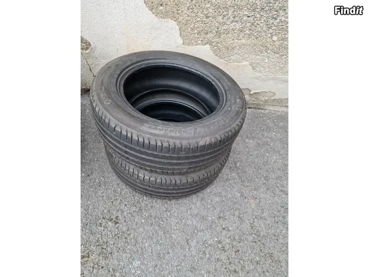 Myydään 215/60/16 michelin 2stk