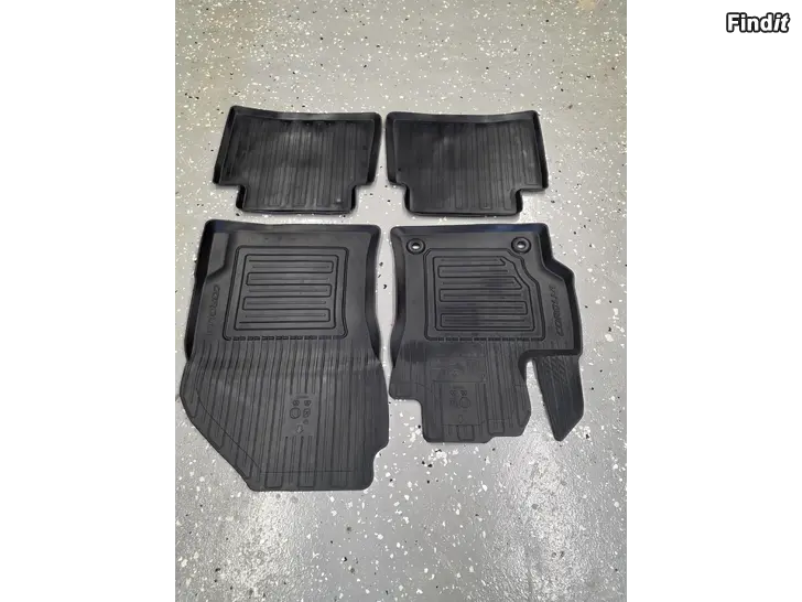 Säljes Toyota Corolla gummimattor