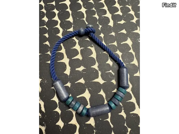 Säljes Aarikka helmet