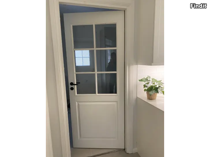 Säljes Spegeldörr med glas