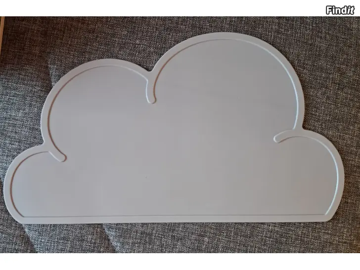 Myydään Ruokailualusta  taaperolle