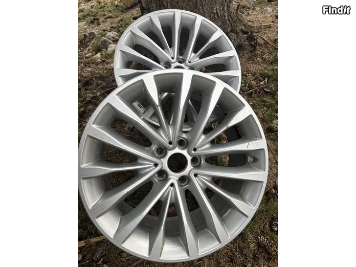 Myydään BMW 18 tums fälgar