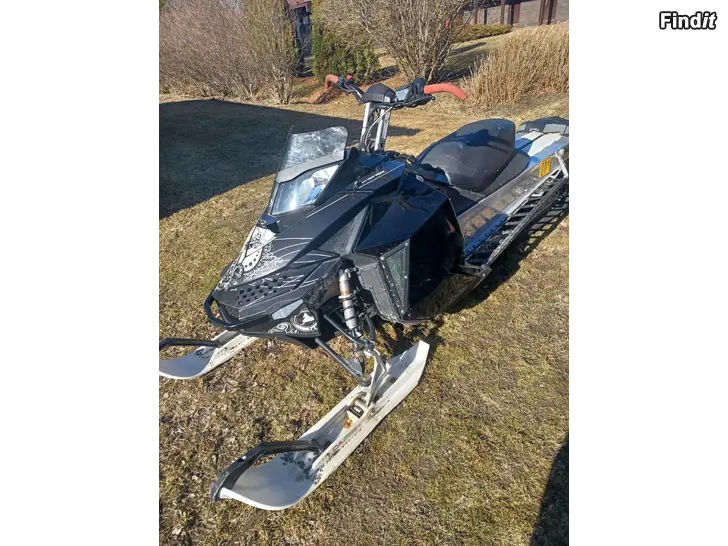 Myydään SKI DOO RENEGADE  800