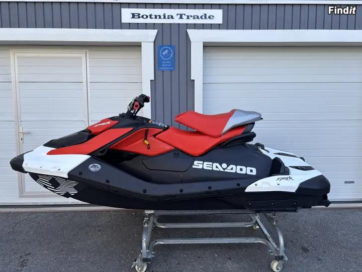 Säljes Sea-Doo Trixx 2-Up-2025 11 timmar