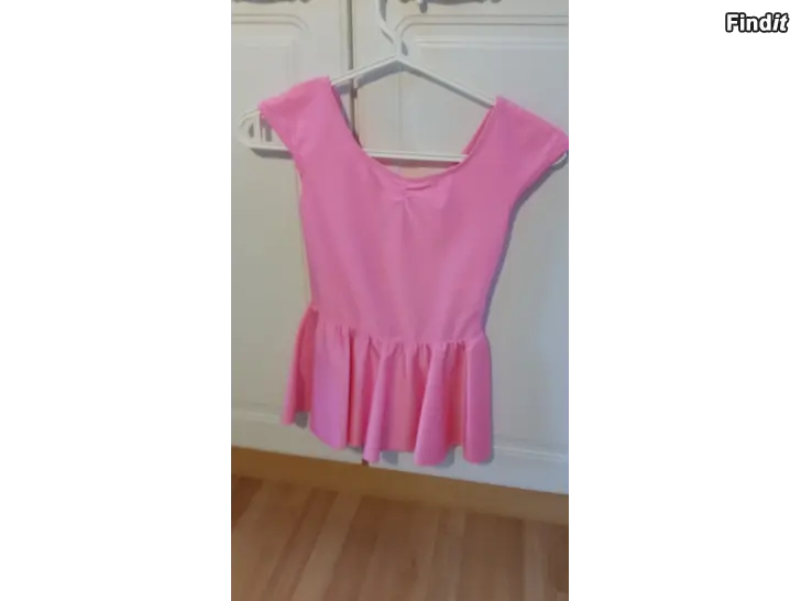 Myydään HM Sport jumppa-asu 122/128 pinkki -hinta 4e