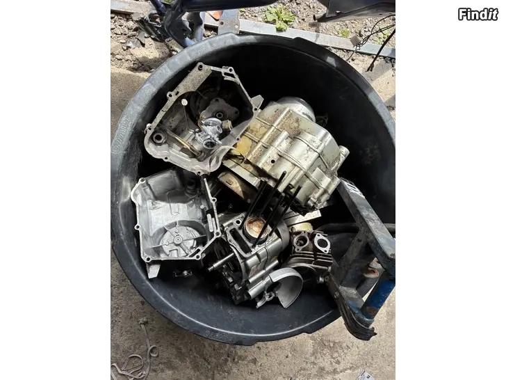 Säljes Motordelar  125cc Samurairam
