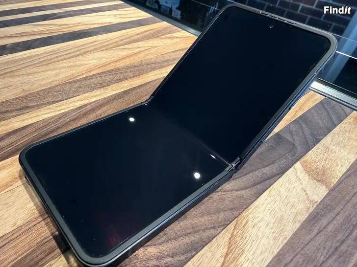 Säljes Samsung Galaxy Z Flip7 FE 256 GB, i princip oanvänd