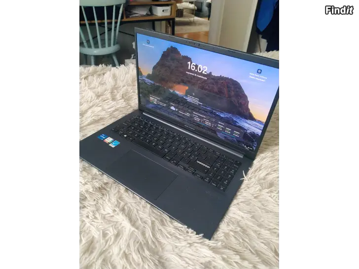 Myydään Asus Vivobook