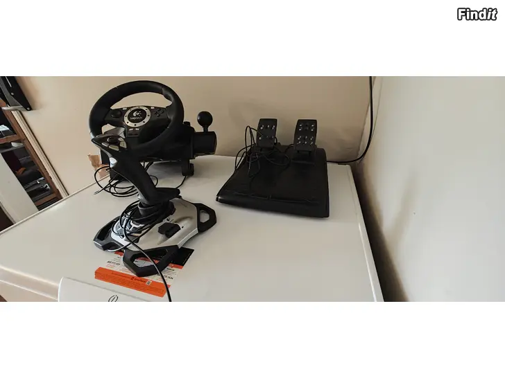 Säljes Logitech Gaming-tillbehör  Driving Force Pro Ratt  Extreme 3D Pro Joystick