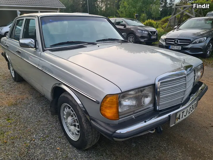 Säljes MERCEDES-BENZ W123 230E Automat