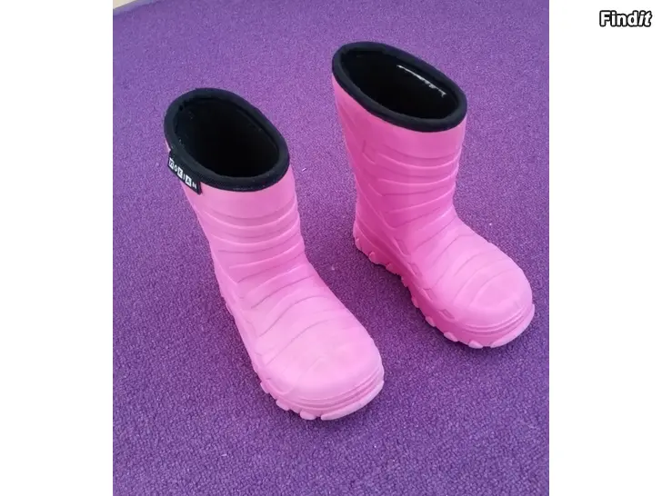 Myydään Nokian Winter Light kumisaappaat pink koko 26  -hinta 16e
