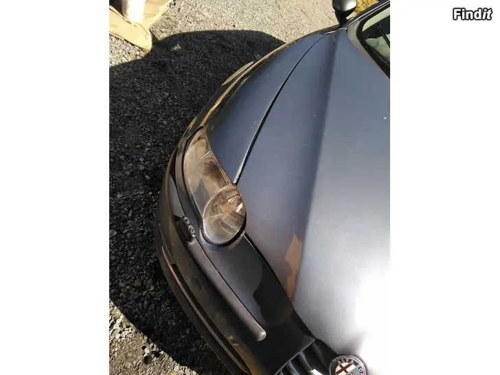 Myydään Alfa Romeo 147 ja GT purku- ja uusia osia