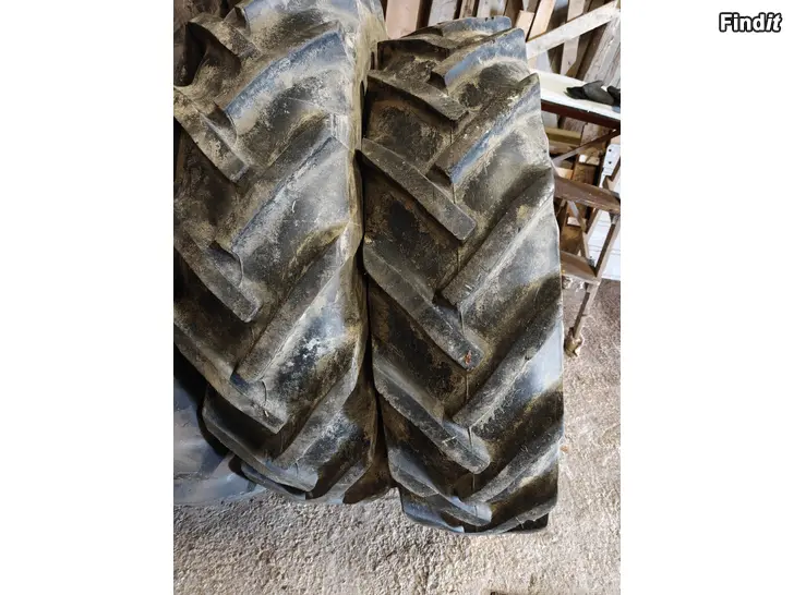 Säljes goodyear 12.4 -32 traktordäck