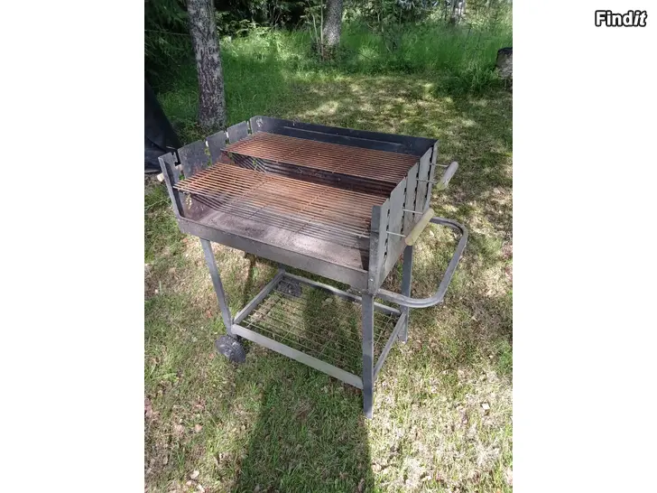 Myydään Hiiligrilli ja muurikkapoltin