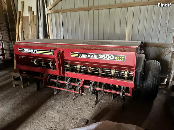 Myydään Junkkari Simulta 2500 såmaskin
