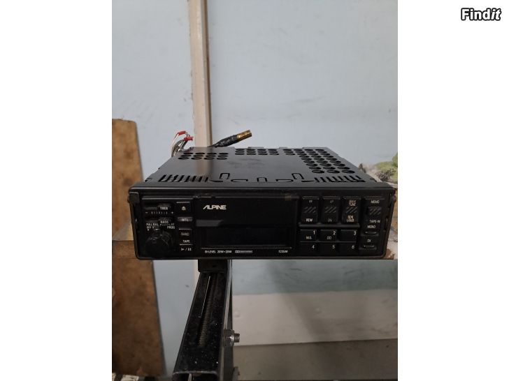 Myydään Alpine 7235M bilstereo retro