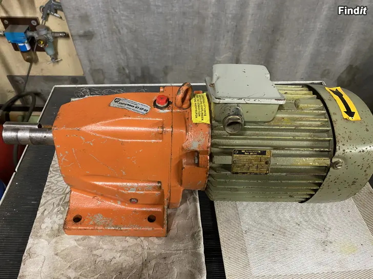 Myydään Alennusvaihdemoottori 2.2kw