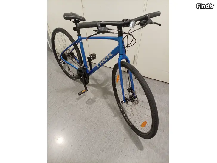 Myydään Trek fx 2 city/trekking pyörä 28/runko M