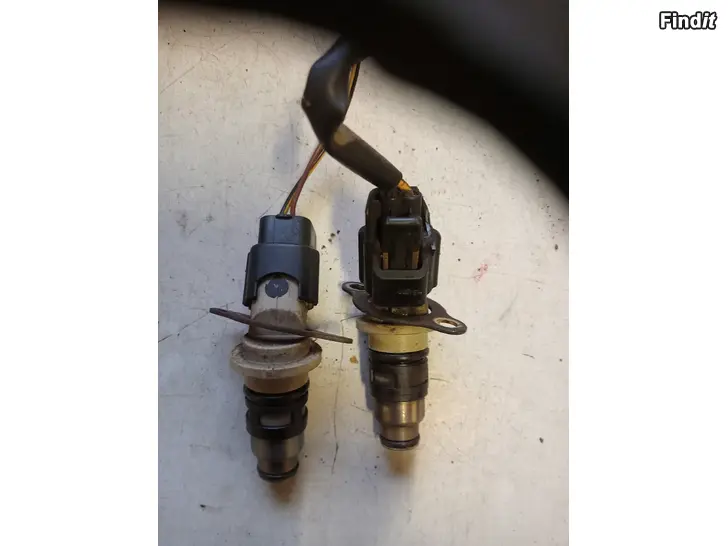 Myydään Nissan Micra 1999 ruiskutus suuttimia