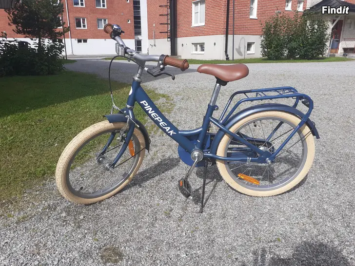Säljes Barncykel 18 tum, nyskick. Polkupyörä 18-tuumainen