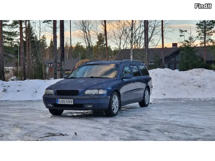 Myydään Volvo v70