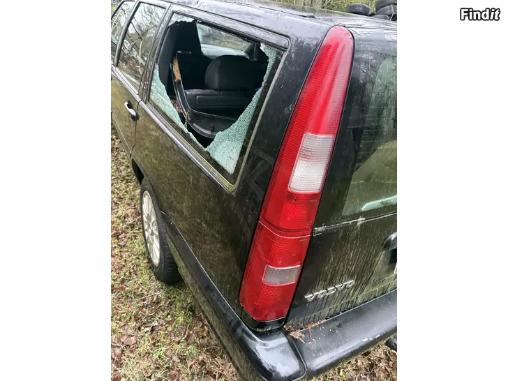 Myydään v70 baklampor