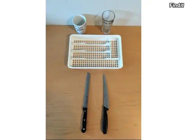 Myydään Fiskars leipäveitsi leipäveitsi aterialaatikko orthex