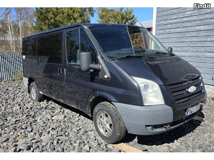 Säljes Ford transit tourneo