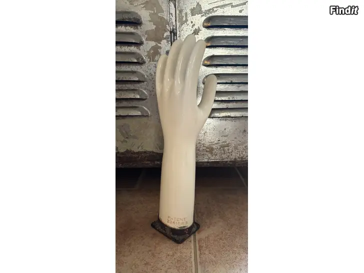 Säljes Handskmodell i porslin från Esse Plast