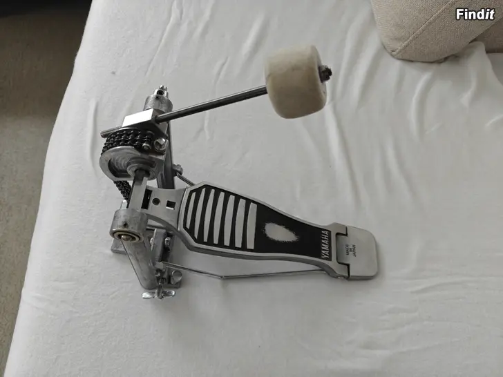Säljes Yamaha Bastrumspedal Dubbelkedja Made in Japan