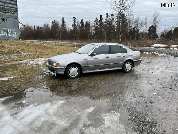 Myydään Bmw E39 523ia -98 juuri kats