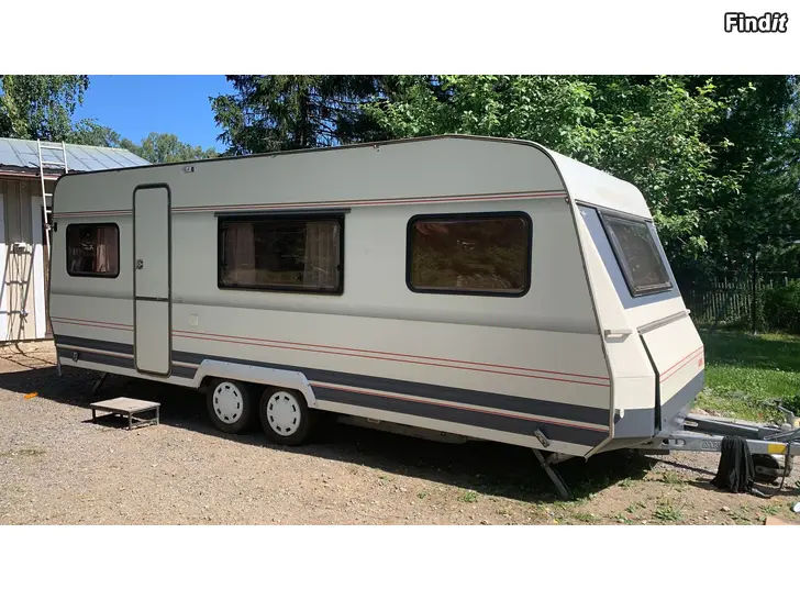 Myydään Dethleffs Nomad 570 asuntovaunu