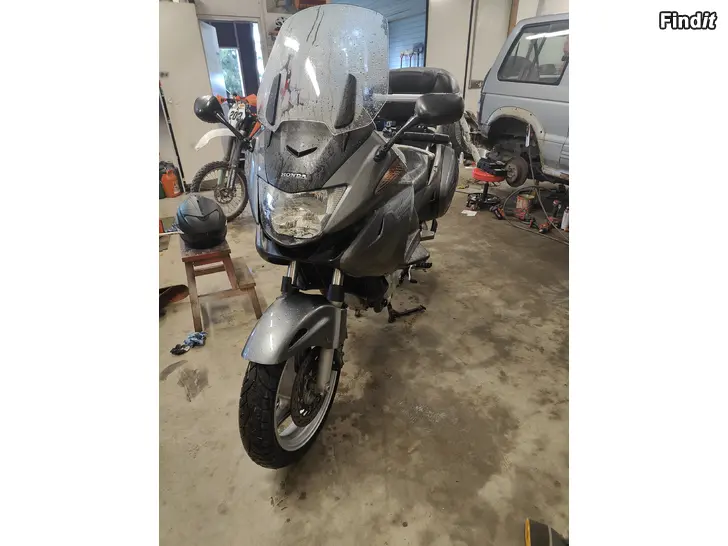 Säljes Honda NT 700