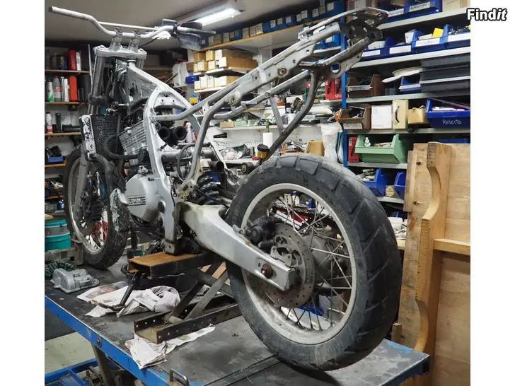 Säljes BMW F 650 ST 93-03 tekniikka osia