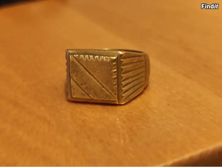 Myydään Miesten kantasormus