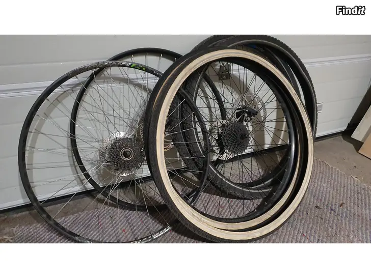 Myydään 28 Vanteita - pakkoja - renkaita