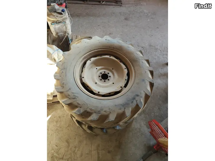 Säljes Valmet 502/602 fälgdäck