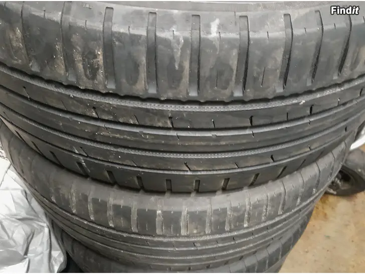 Myydään 215 45 R16 Nokia kesärenkaat pari