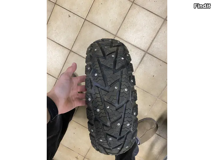 Säljes Vinter däck till moped/vespa