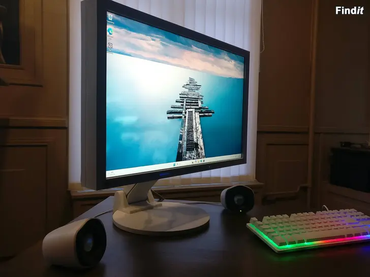 Myydään Säljes 24 tums EIZO S2433W monitor