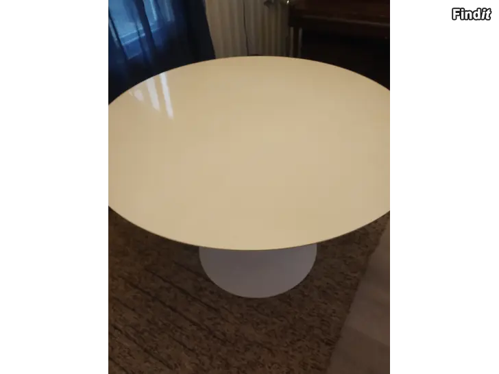 Myydään Pyöreä keittiön pöytä