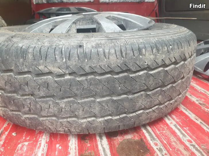 Myydään Renkaat opel vivaro