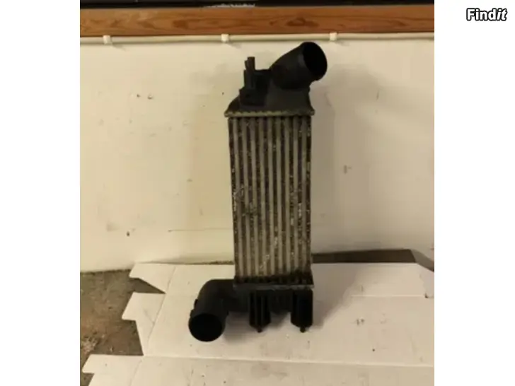 Myydään Välijäähdytin