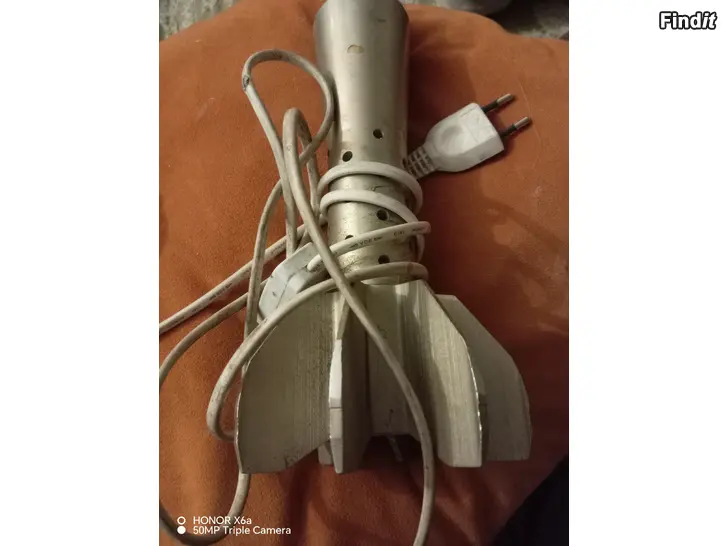 Myydään Koriste-käsikranaatti ja kranaatinpyrstövalaisin