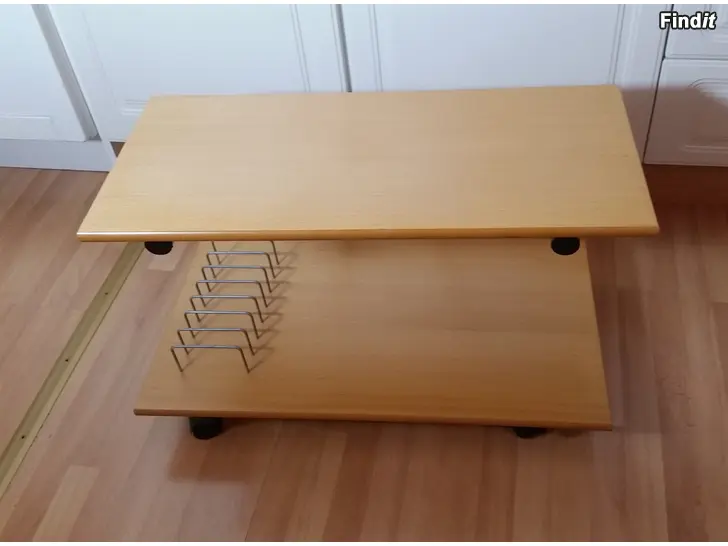 Myydään TV-pöytä TV-taso pyörillä 2-tasoinen 15e