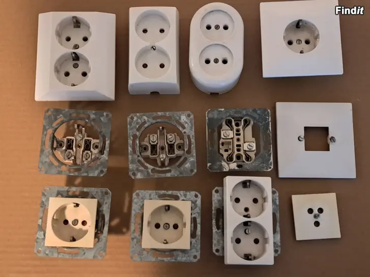 Myydään Sähköpistorasiat, vanhat