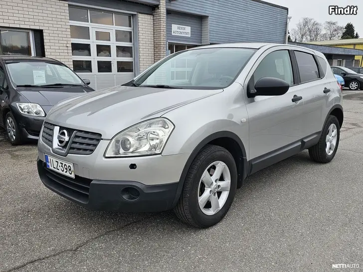 Myydään Nissan Qashqai 2.0dCi Visia 6MT 4x4 Vetokoukku / Rahoitus kampanja 3.9