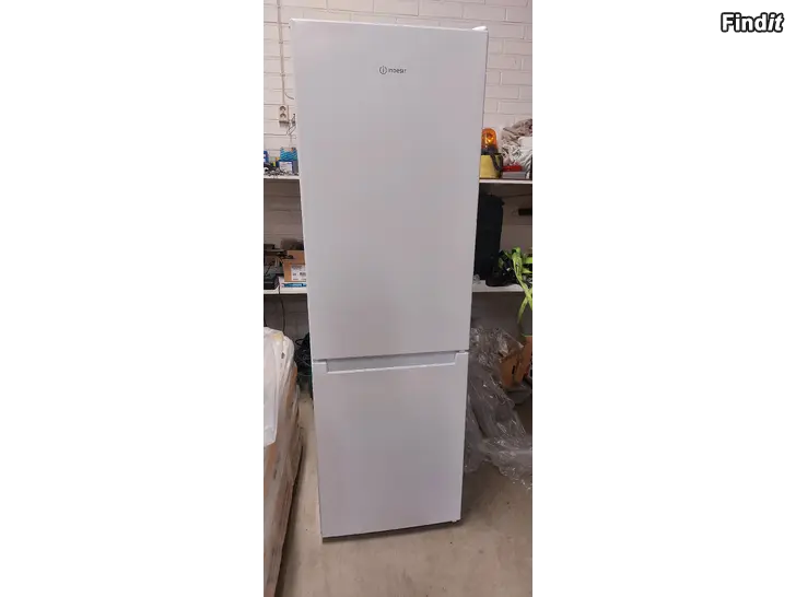 Säljes Säljes Indesit kylskåp med frys