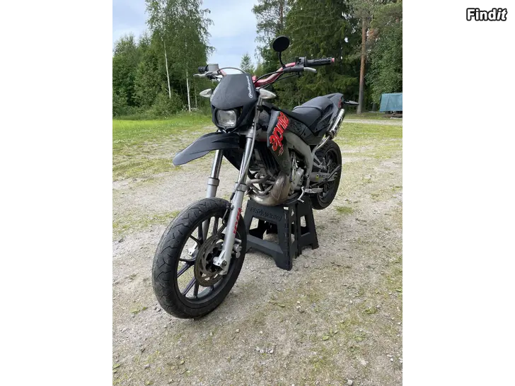 Myydään 2013 Aprillia SX 50